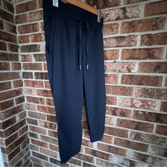 Lululemon Dance Studio Crop  Il Unlined 20"  Inkwell EUC - Picture 2 of 15